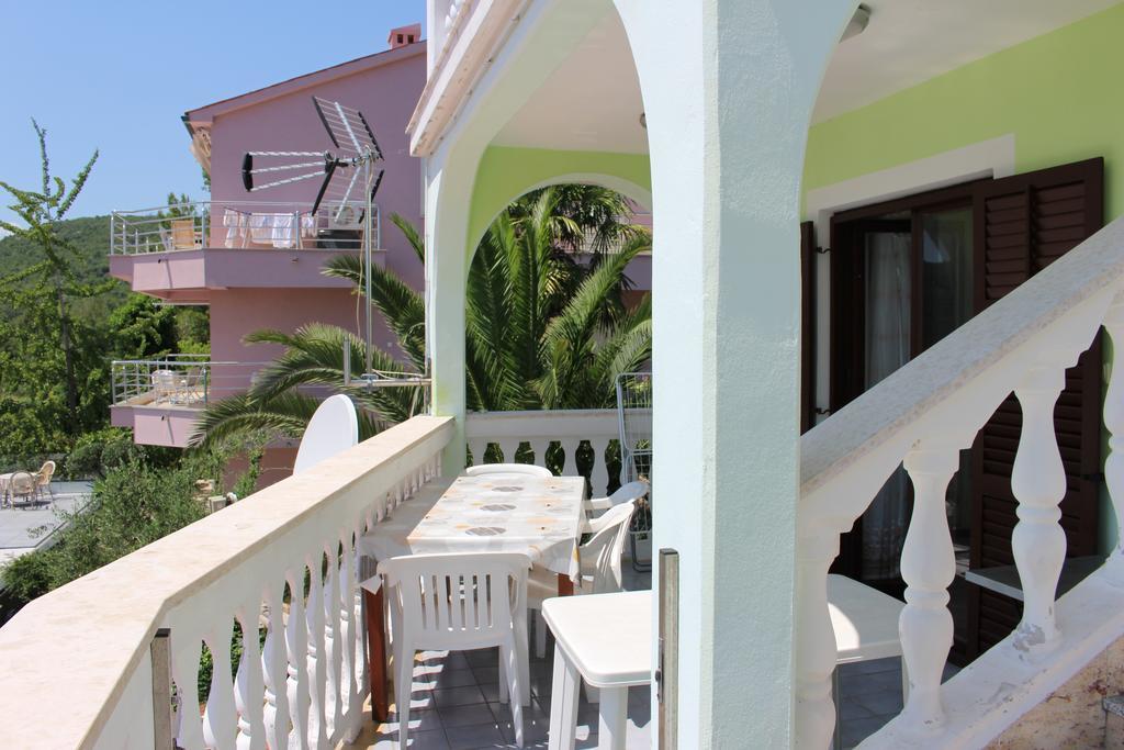 Egidio Gigi Bellich Holiday Apartments Family Houses Рабац Экстерьер фото