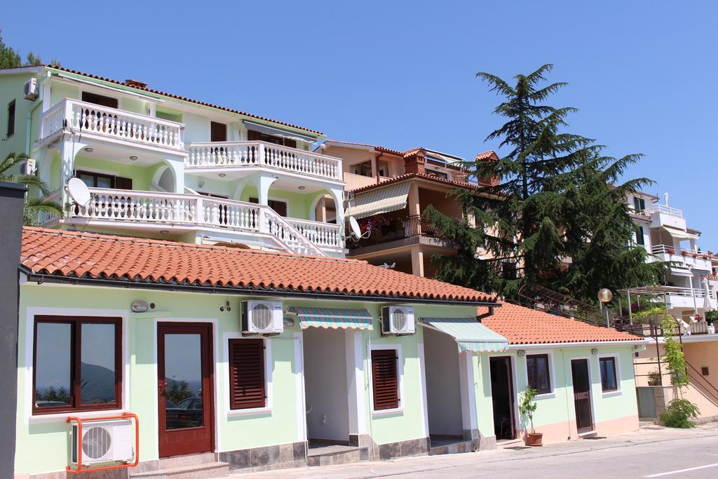 Egidio Gigi Bellich Holiday Apartments Family Houses Рабац Экстерьер фото